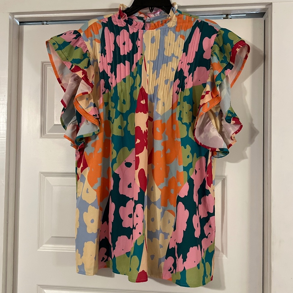 3xl Cute Floral Blouse w/ Ruffle Sleeves